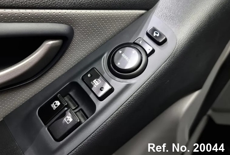  Hyundai / Grand Starex Stock No. 20044